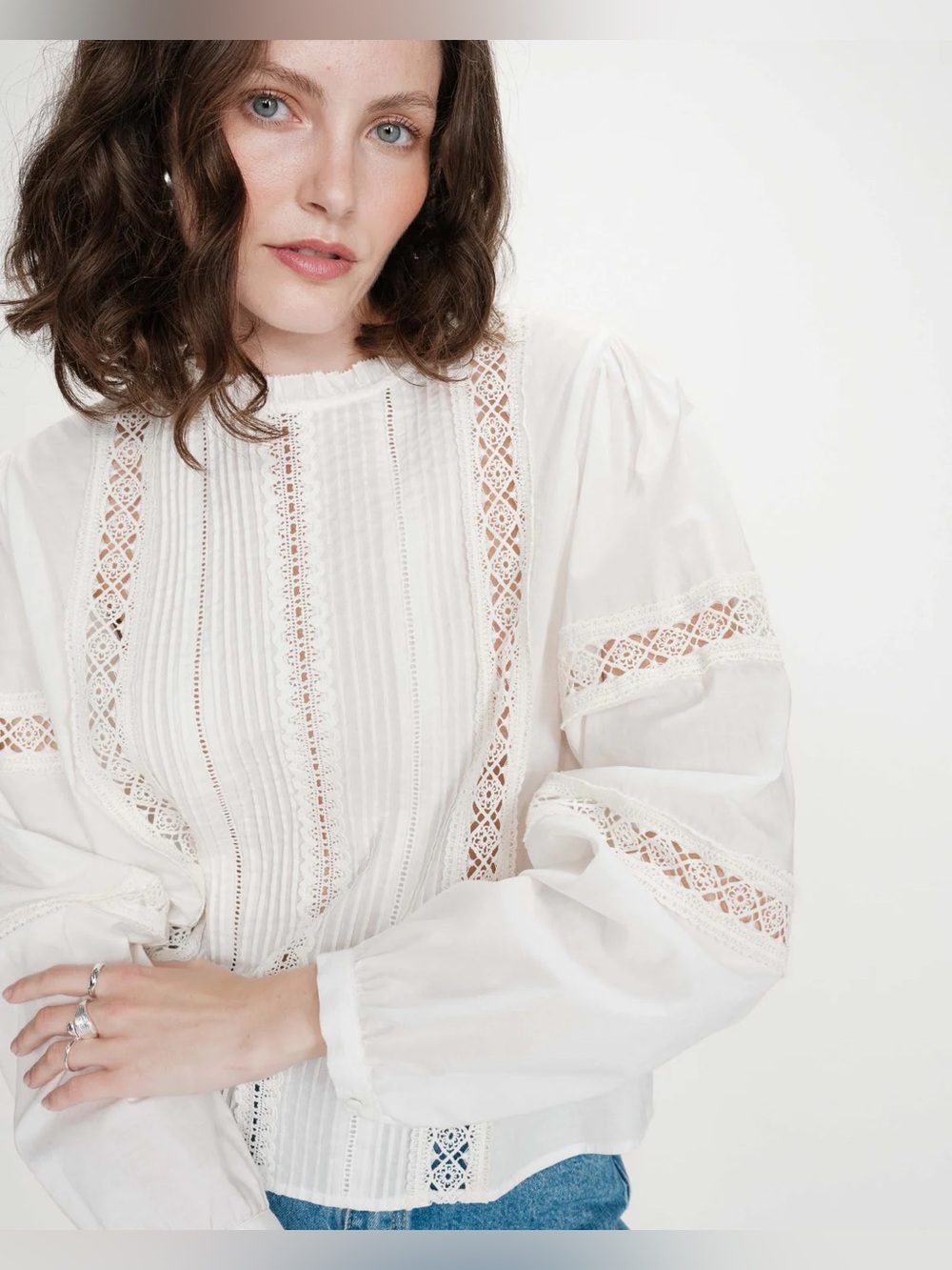 Grace & Mila - Velma Round Blouse